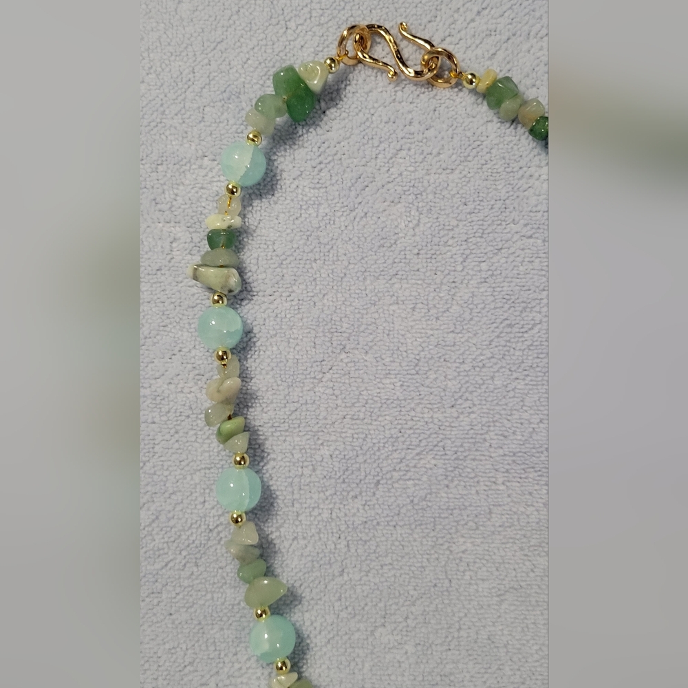 Gorgeous Aventurine and Amazonite Beaded Necklace - Picture 3 of 6